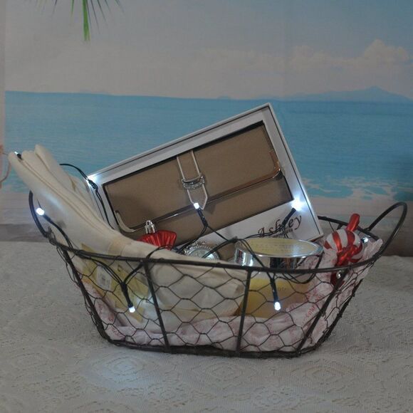 Christmas Gift Basket Wallet/ Matching Watch, Peppermint, lights napkins butter - Picture 2 of 5